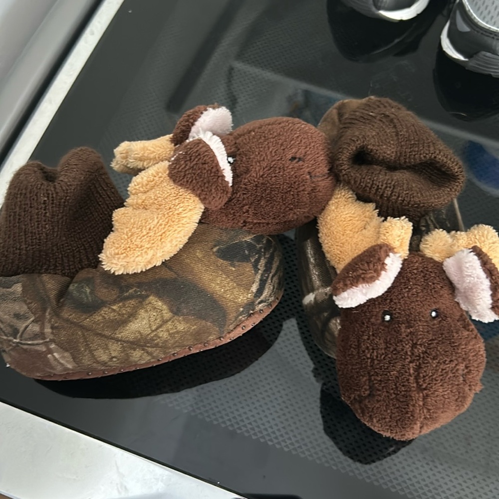 Toddler Boys 5/6 small slippers moose camo camouflage